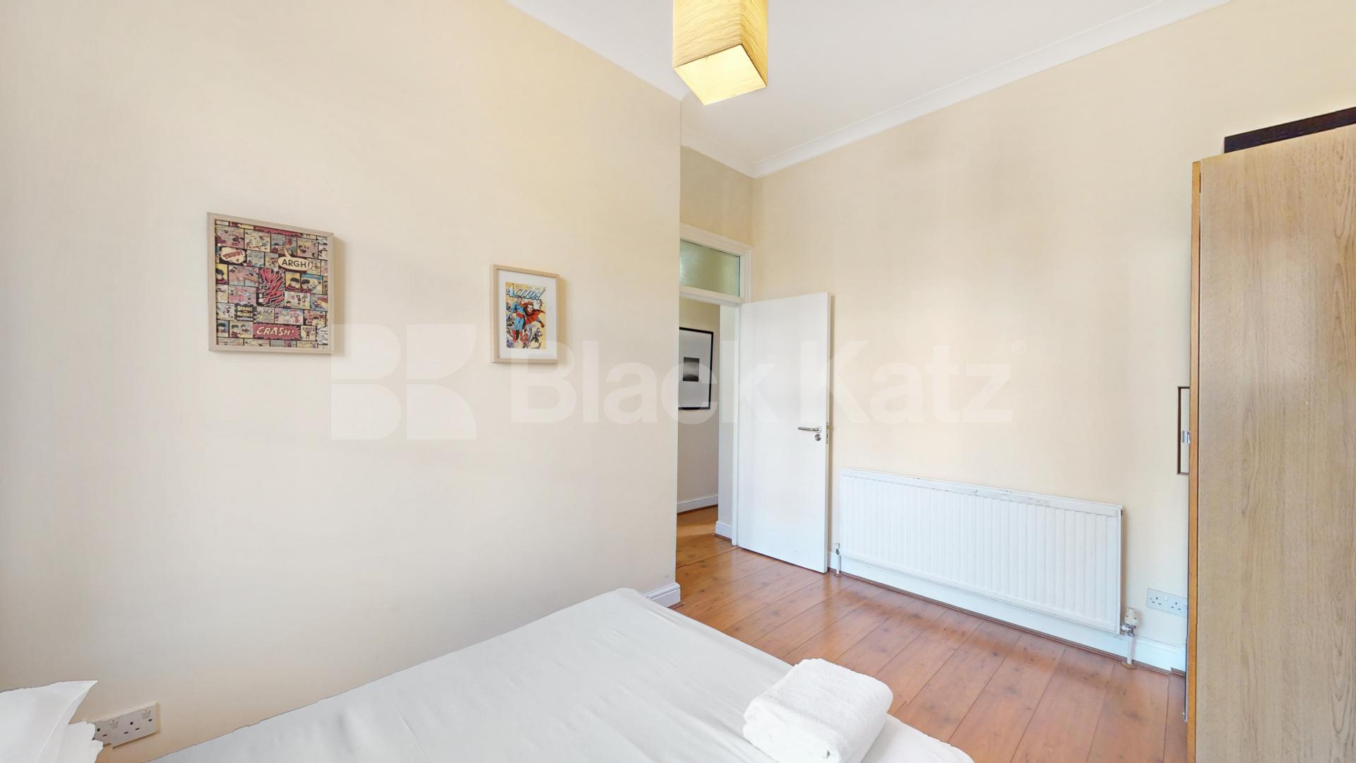 Stylish 3 bedroom flat on quiet residential street in Camden  Rochester Road, Camden